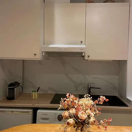 Mon